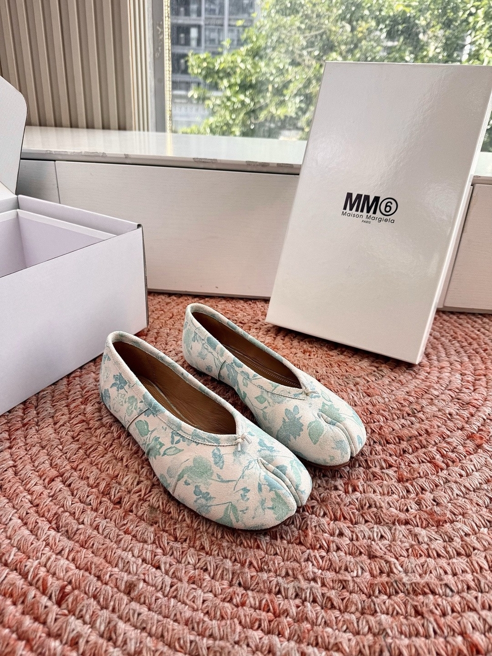 Maison Martin Margiela Floral Tabi Ballet Flats in White and Light Blue - Picture 9 of 9